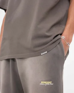 Represent Patron Of The Club Sweatpant - Washed Olive><noscript><img width=