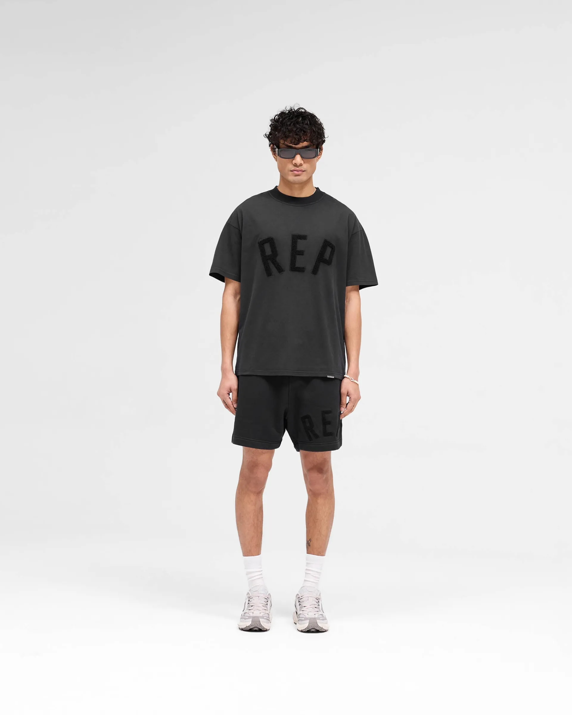 Represent Rep Applique T-Shirt - Off Black> T-Shirts